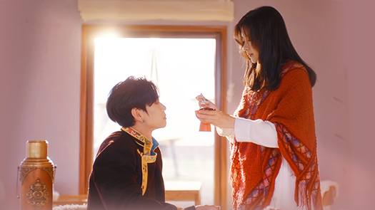 山有九色念有卿